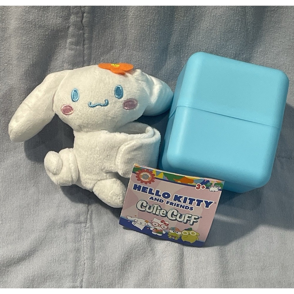 NEW Sanrio Hello Kitty Cutie Cuff by Bullsitoy Plush Slap Bracelet - Cinnamoroll